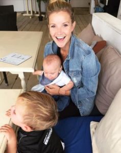 Instagram @helenskelton