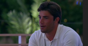 Jack Fincham and Dani Dyer on Love Island (Credit: ITV2)