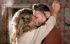 David Metcalfe kissed married woman Maya, Emmerdale