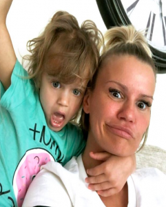 Instagram @kerrykatona7