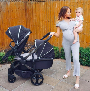 Instagram @amychilds1990