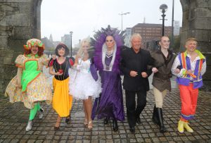 splashnews kim woodburn