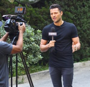 Mark hosting on Extra