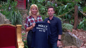 Declan Donnelly gave Holly Willoughby her own I'm A Celebrity T-shirt (Credit: ITV Player)