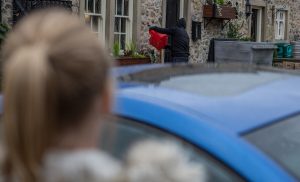 Vanessa stabbed in Emmerdale 