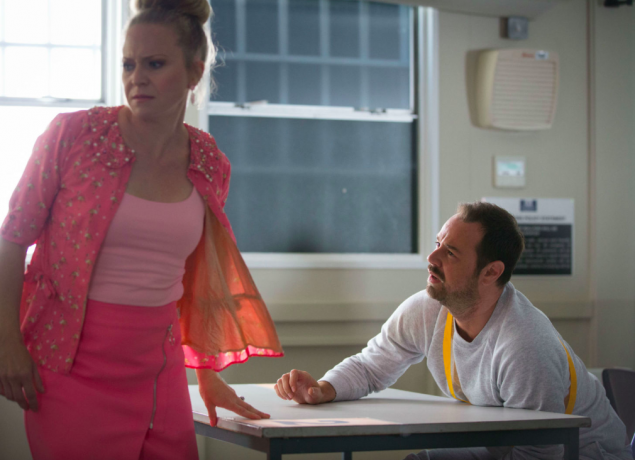 EastEnders SPOILER: Linda Carter DUMPS husband Mick while he's in prison