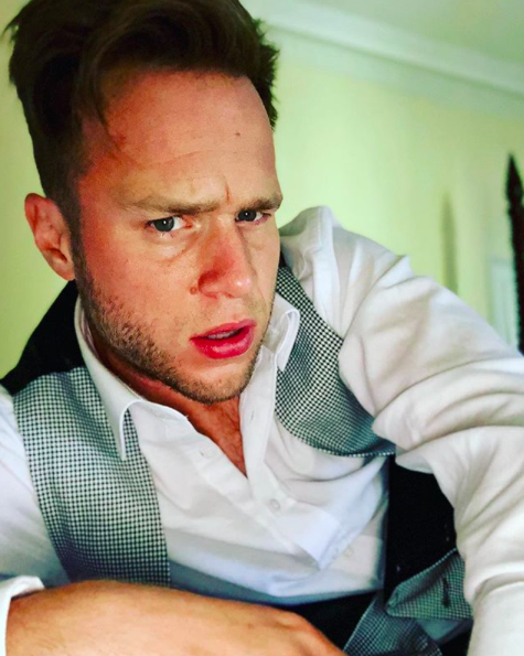 Instagram @ollymurs