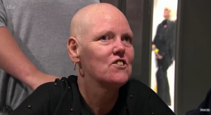 Elizabeth arrives at the show