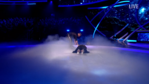 Gemma collins falls over on DOI