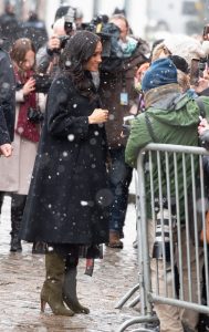 Meghan chats to the public