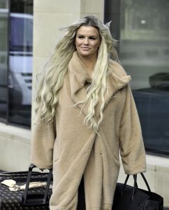 Kerry Katona Pictured Arriving For Her Date With Mystery Guy In Manchester