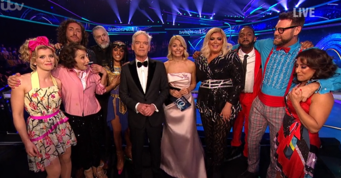 DOI contestants with Holly and Phil
