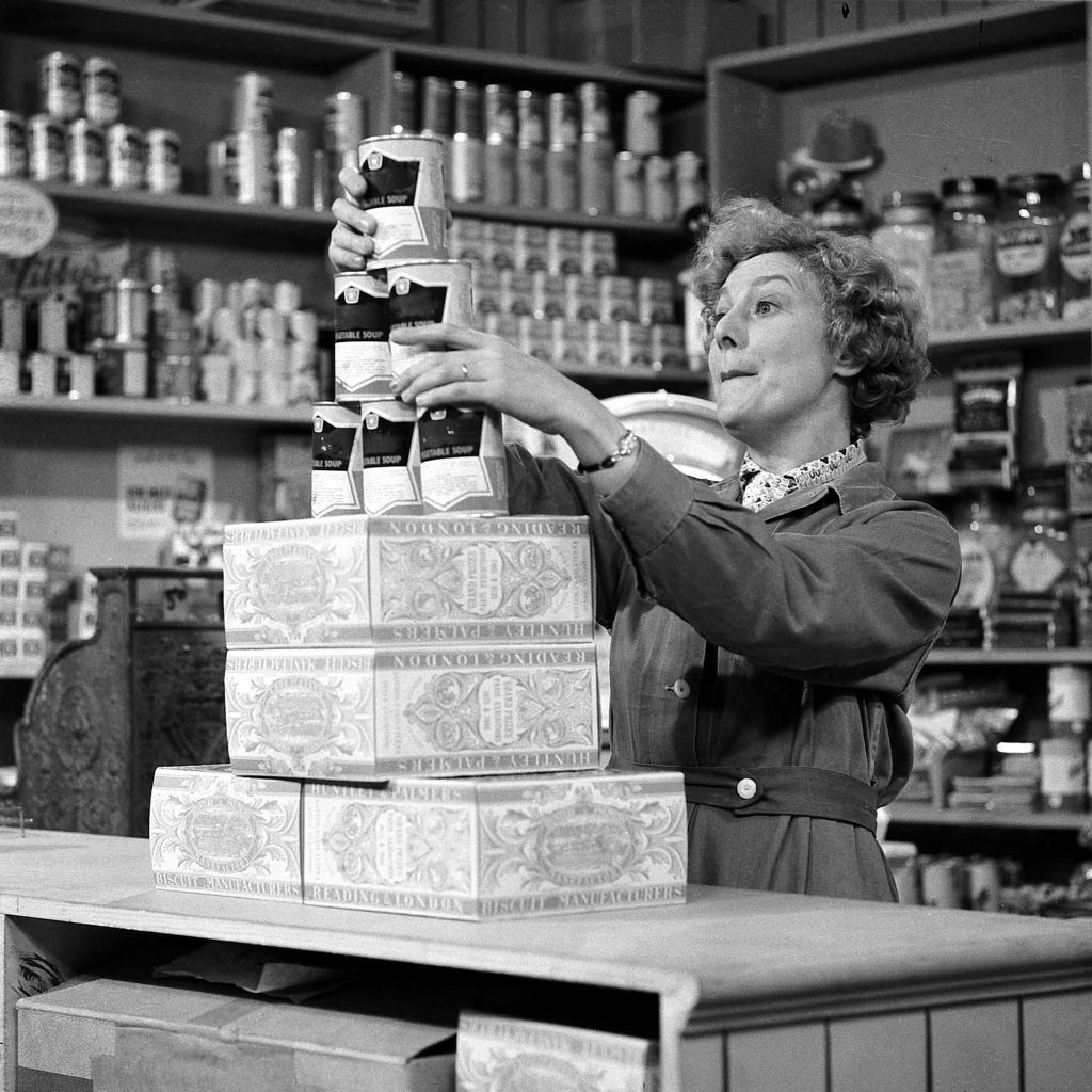 Editorial use only Mandatory Credit: Photo by ITV/REX/Shutterstock (814140eq) 'Coronation Street' TV Episode 1: 9 December 1960 Florrie Lindley [Betty Alberge] ITV ARCHIVE