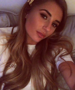 (Credit: Instagram @danidyerxx)