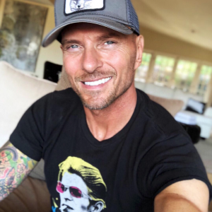 Luke Goss selfie