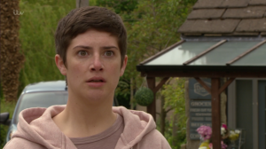 Victoria shocked to see Wendy and lee