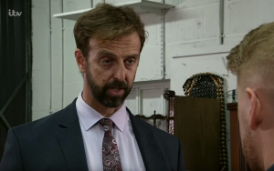 It's been reported Derek will shoot Robert Coronation Street