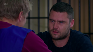 Emmerdale fans broken as Robert Sugden secretly dumps Aaron in final scenes