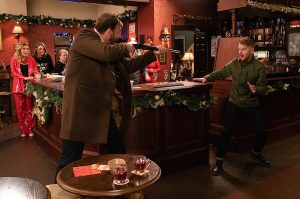 Derek goes looking for revenge on Gary Coronation Street