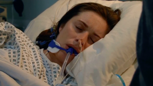 Coronation Street viewers in tears as David is told Shona is brain dead