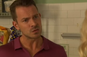 Darren tried to get hold of Mandy Hollyoaks