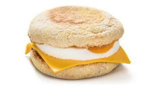 Cheese and egg McMuffin McDonald's