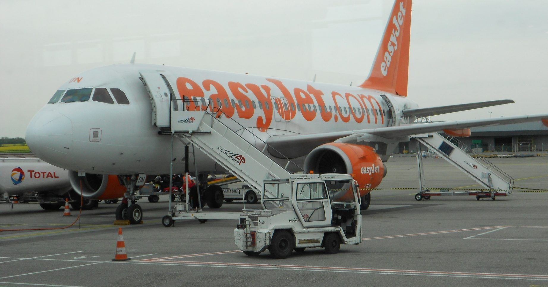 easyJet plane