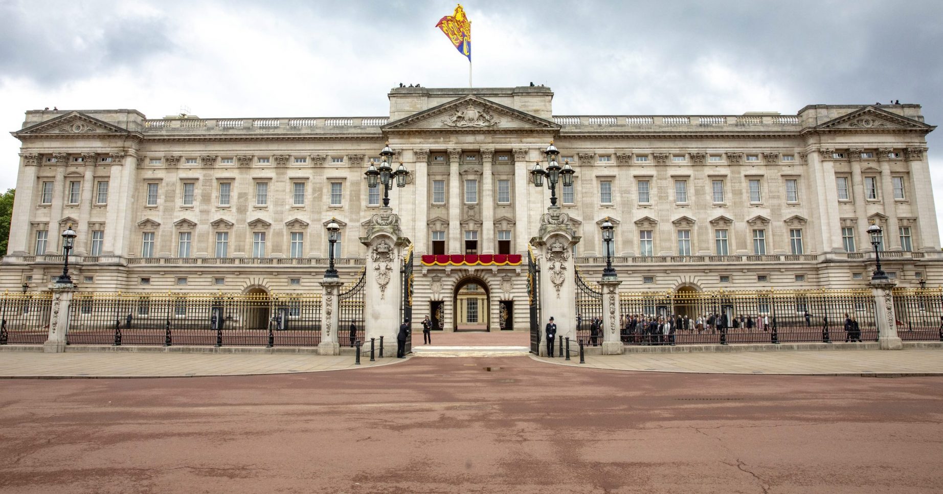 Buckingham Palace bombed