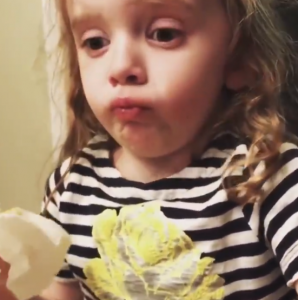 Little girl gags on mum's cooking on Twitter