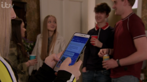 Coronation Street viewers 'despise' new girl Kelly as she sends naked video of Asha to peers 