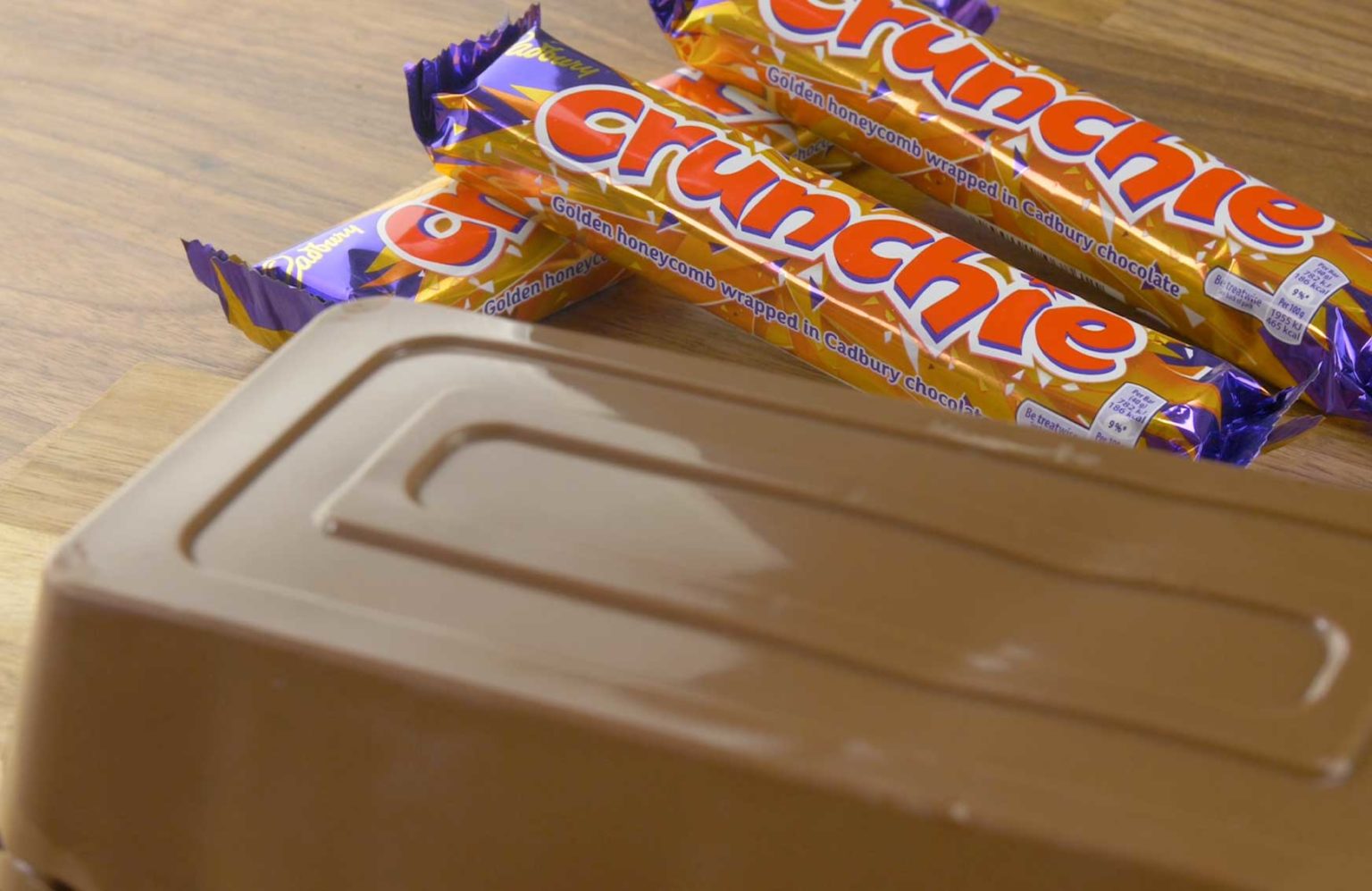 B&M unveils Giant Crunchie Bar and it's huge - Entertainment Daily