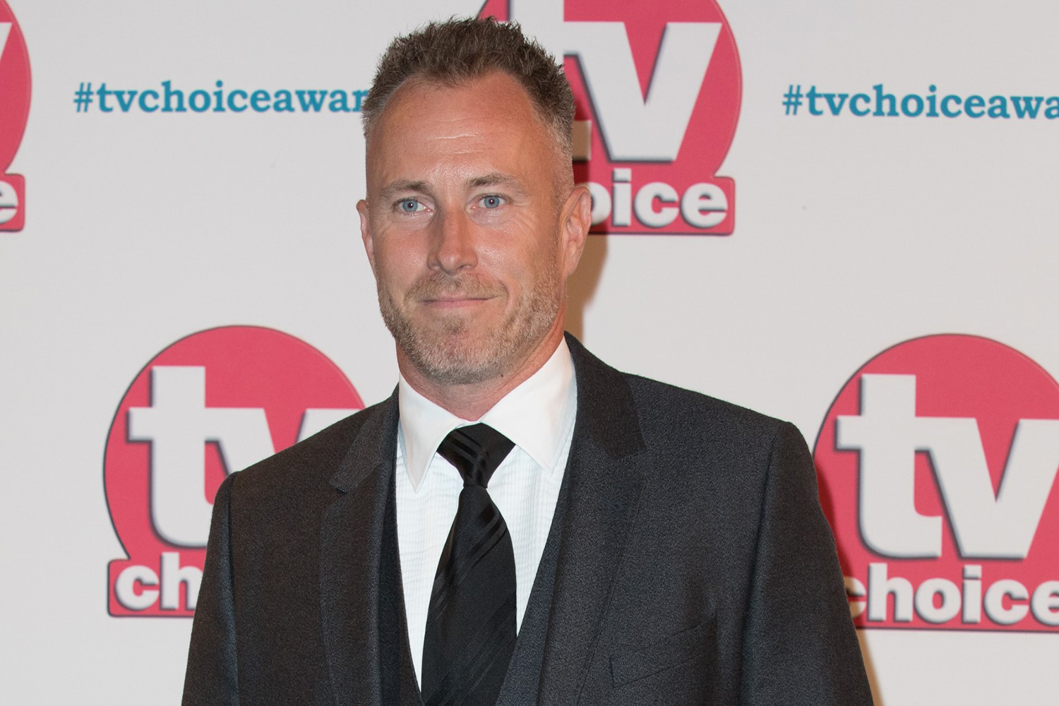 James Jordan divides fans with beard in lockdown Entertainment Daily