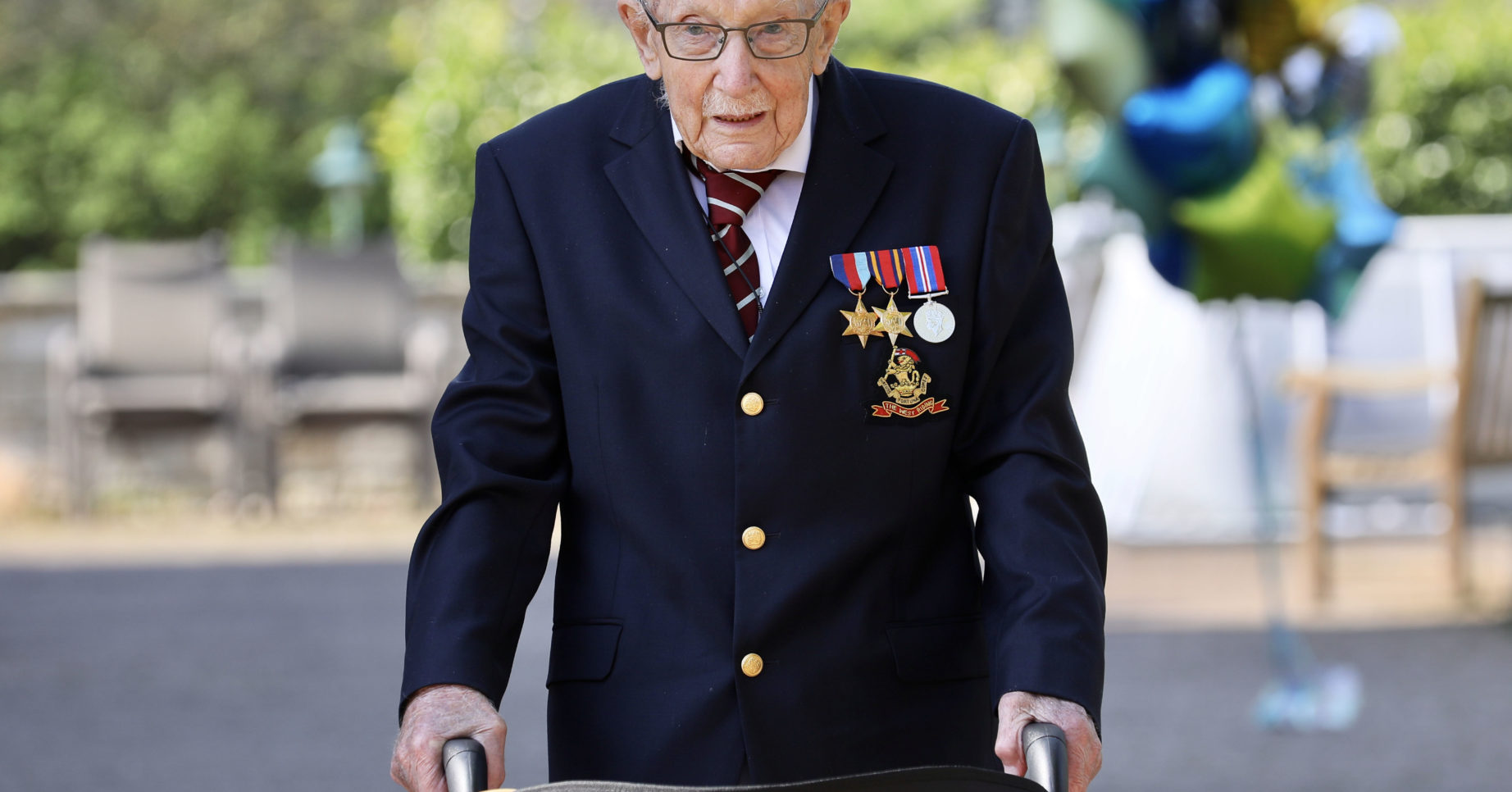 Colonel Tom Moore knighted