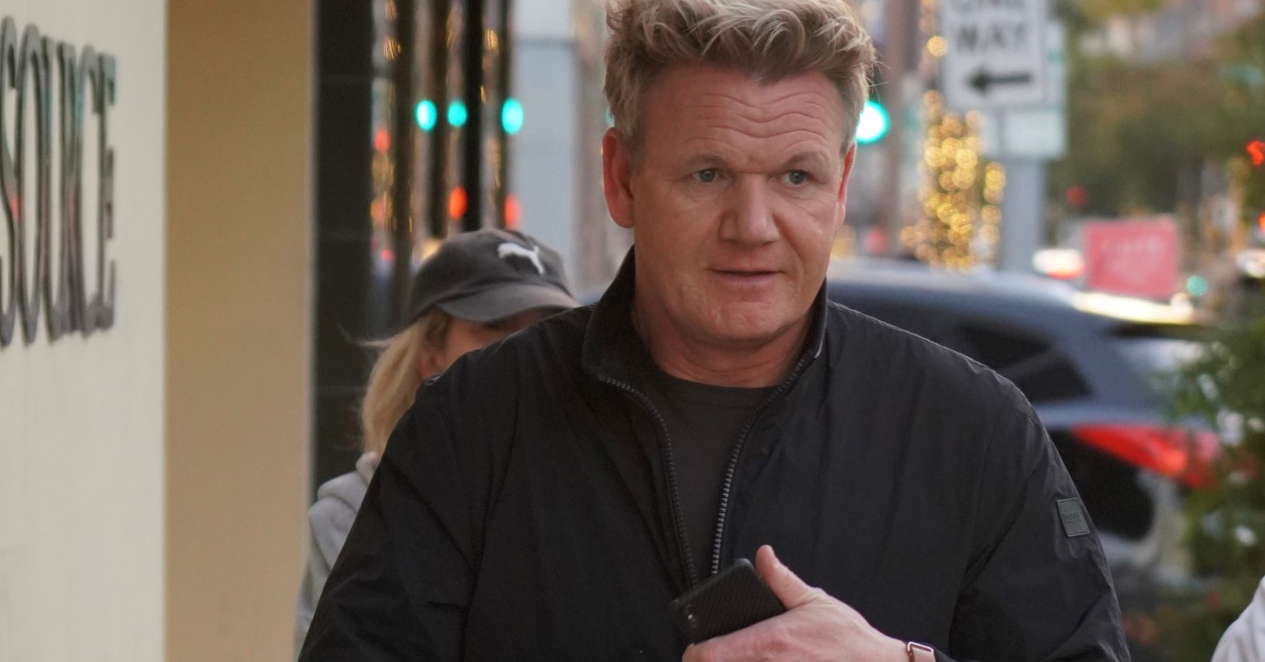 Gordon Ramsay goes Christmas shopping in Beverly Hills Pictured: Gordon Ramsay Ref: SPL5046736 041218 NON-EXCLUSIVE Picture by: Shotbyjuliann / SplashNews.com Splash News and Pictures USA: +1 310-525-5808 London: +44 (0)20 8126 1009 Berlin: +49 175 3764 166 photodesk@splashnews.com World Rights