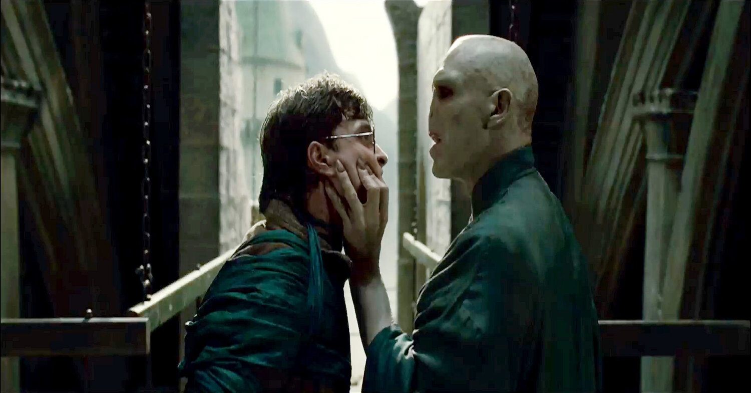 Harry Potter and Voldermort face-off (Credit: Warner Bros.)