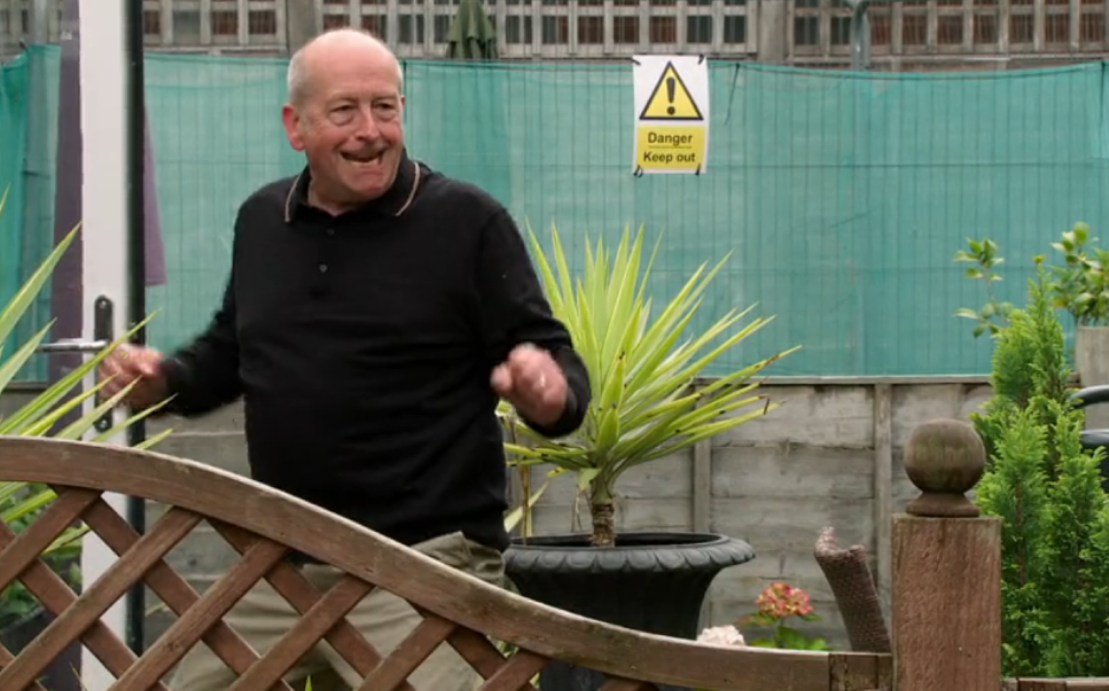 Coronation Street: Viewers feel sick as Geoff thrusts his crotch to Mr Boombastic