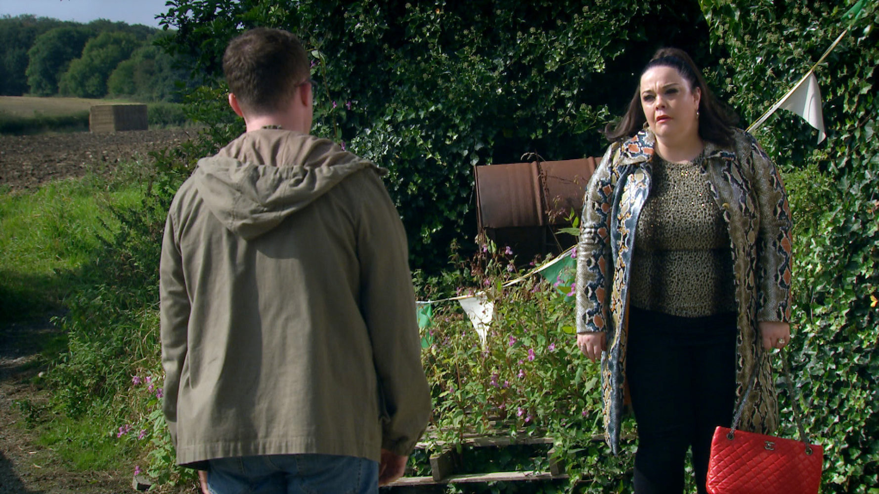 Vinny tells Mandy he's moving in with Liv in Emmerdale 