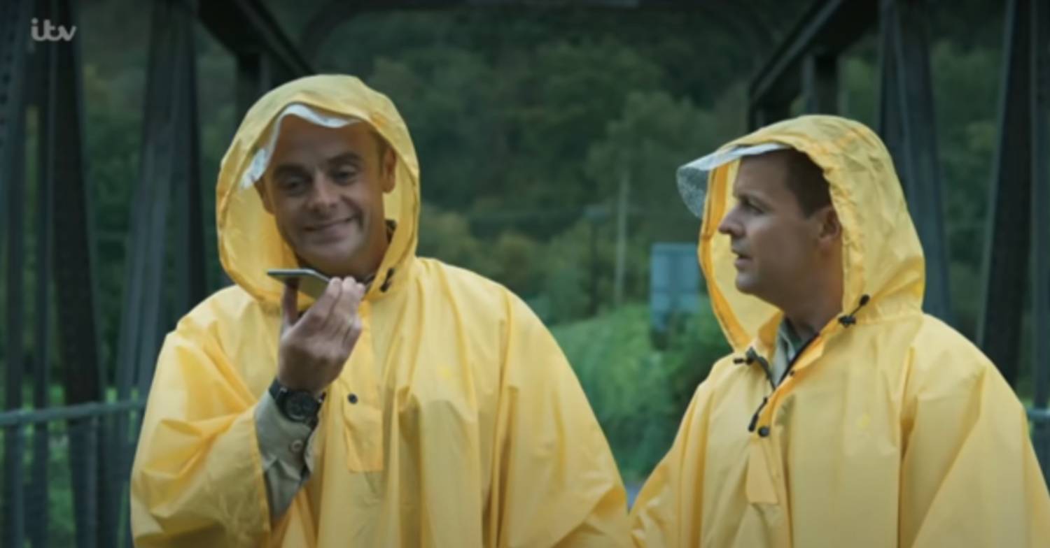 Ant and Dec get rained on