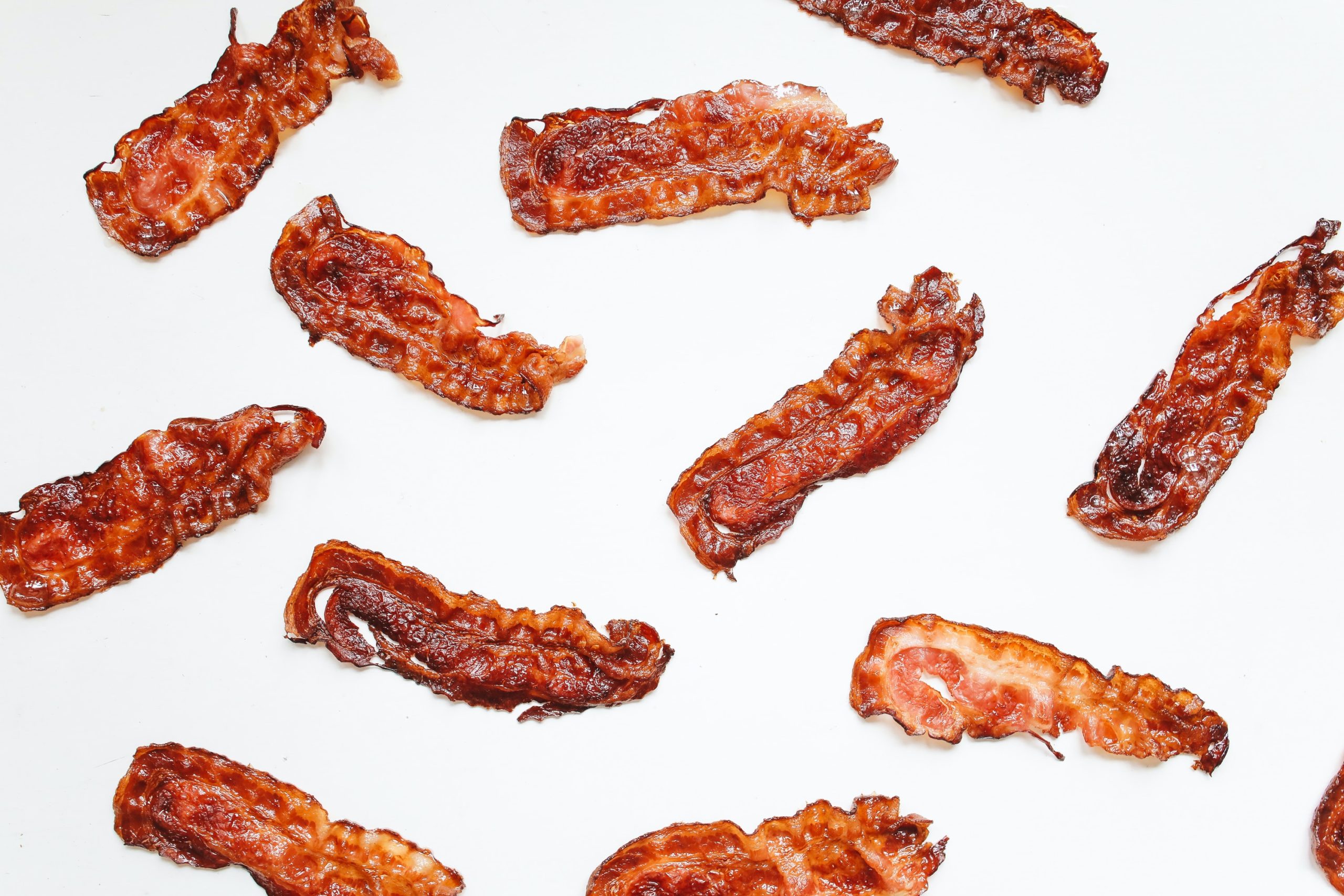 lots of pieces of crispy bacon