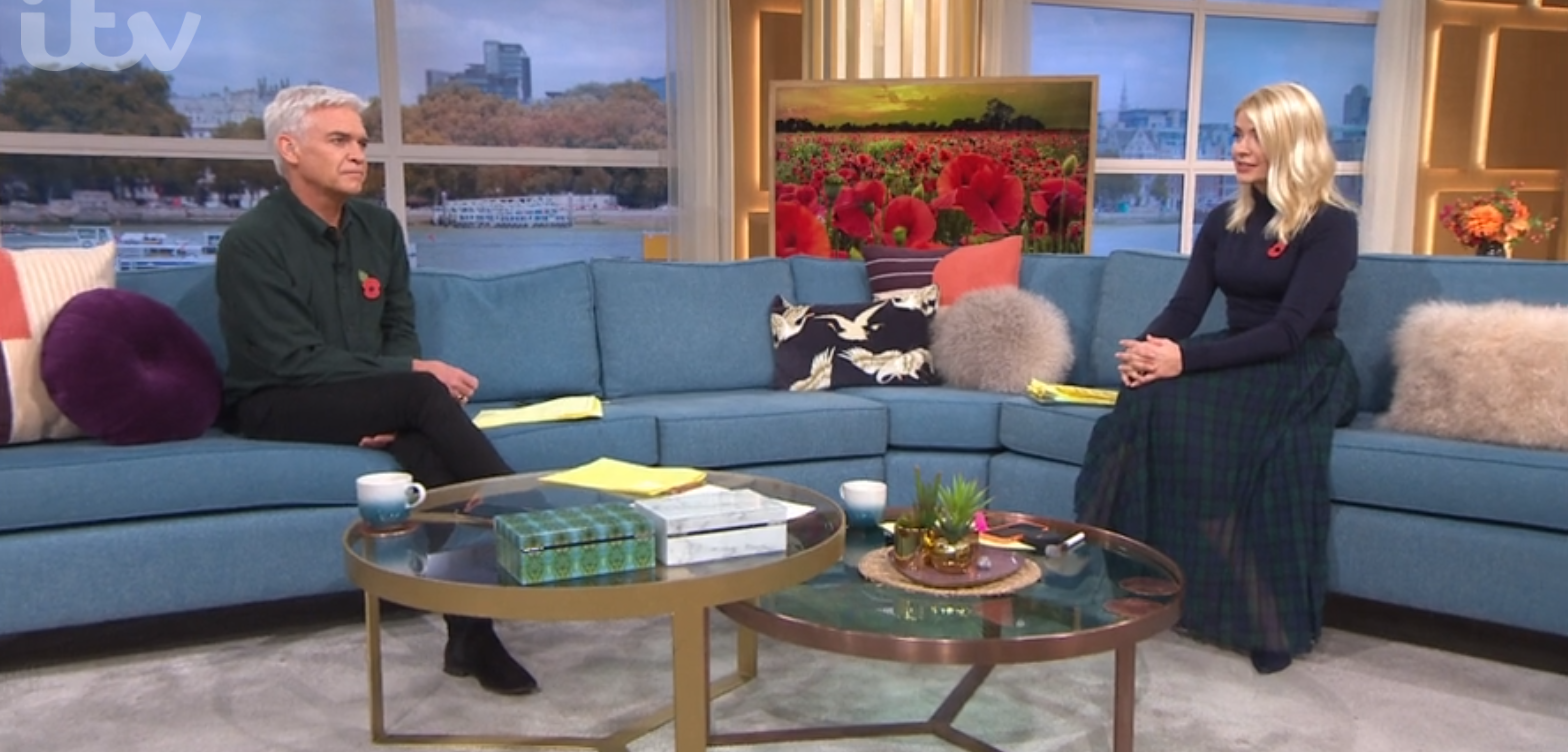 Phillip Schofield and Holly Willoughby hold two minute silence on This Morning