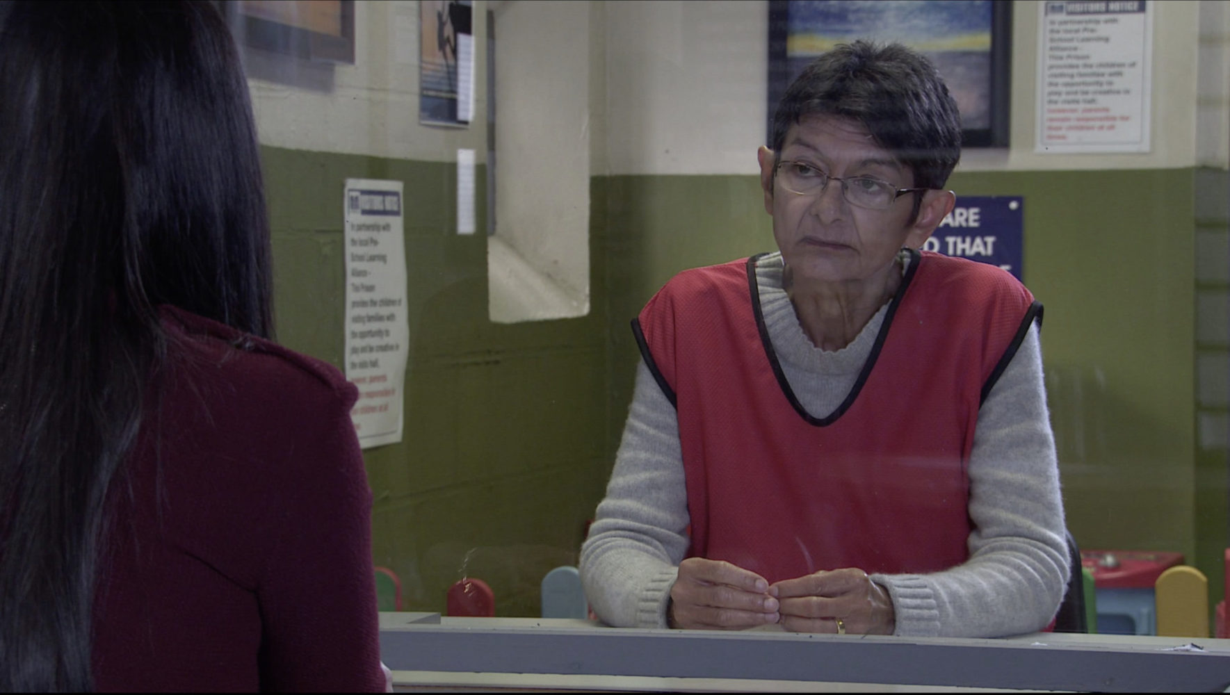 Alya visits her gran and tells her how Tim is willing to stand as a witness Coronation Street