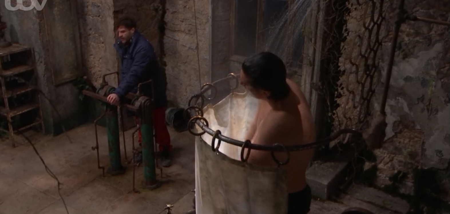 Vernon Kay has shower on I'm A Celeb
