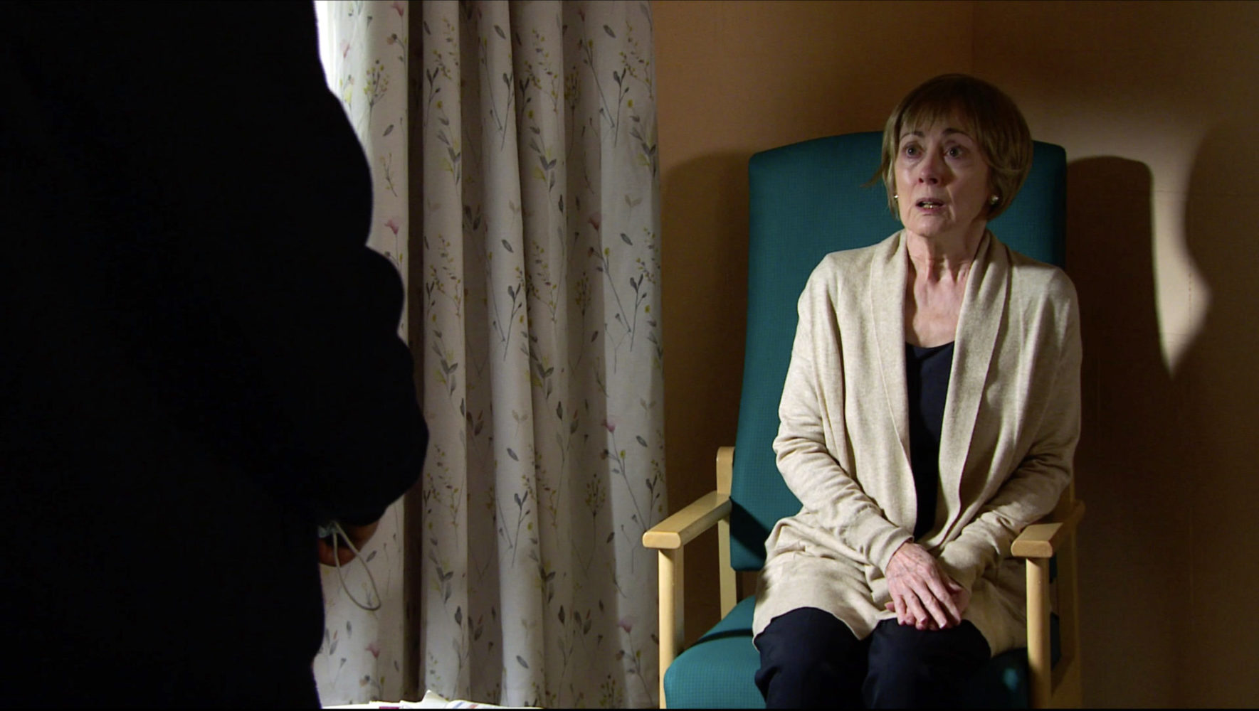 Tim implores Elaine to reconsider as she's Yasmeen's only real hope in Coronation Street