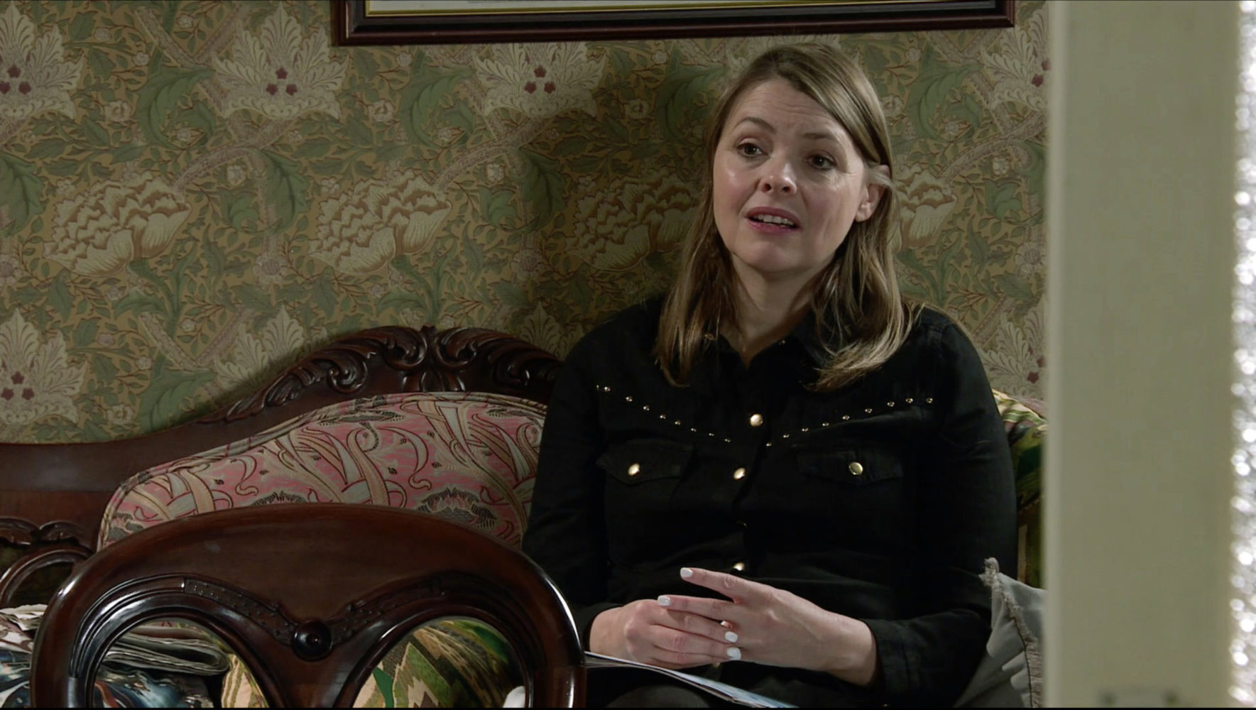 Tracy assures Leanne that Steve wouldn't miss Oliver's funeral in Coronation Street