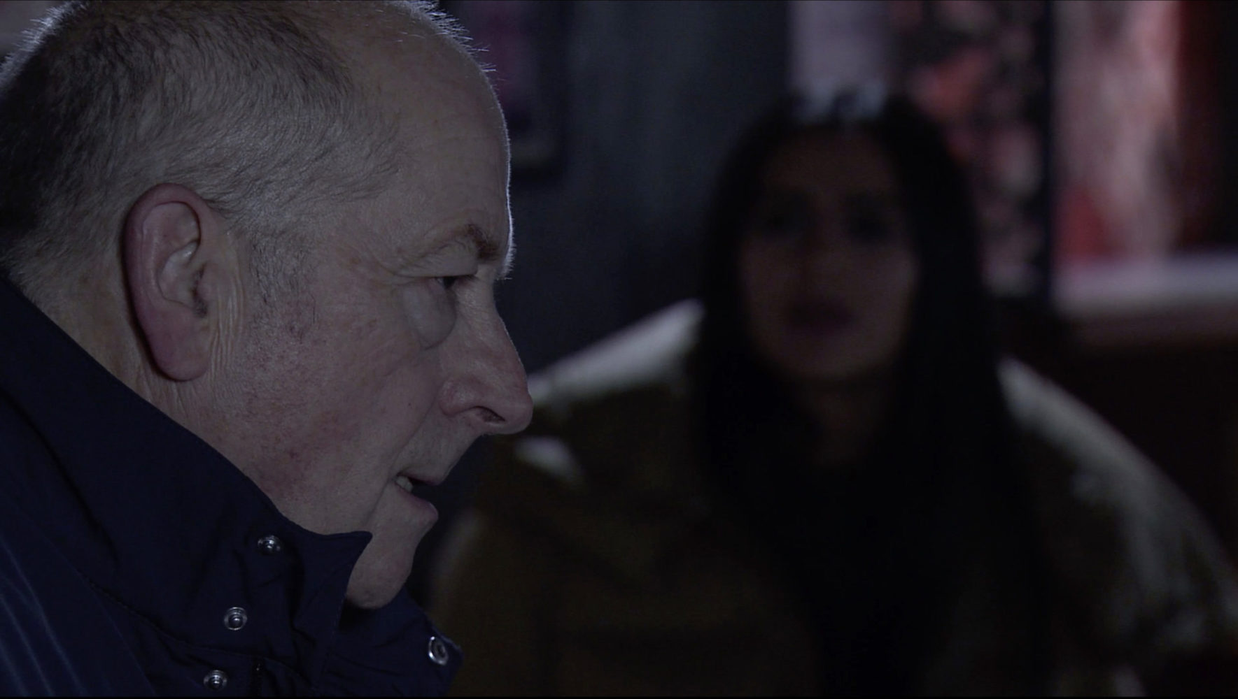 Geoff attacks Alya in Coronation Street