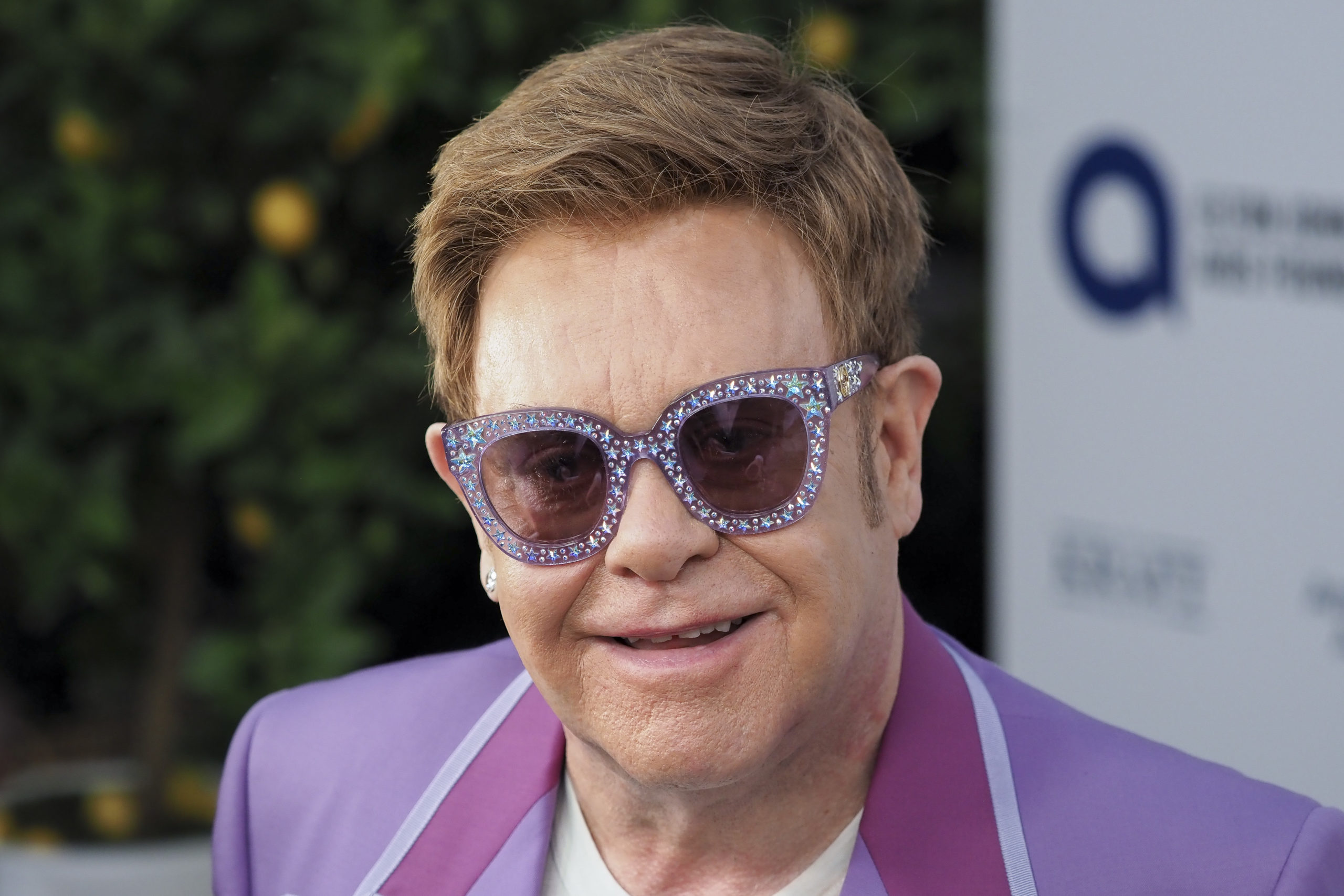 Kate Garraway plays husband Derek Elton John songs in hospital