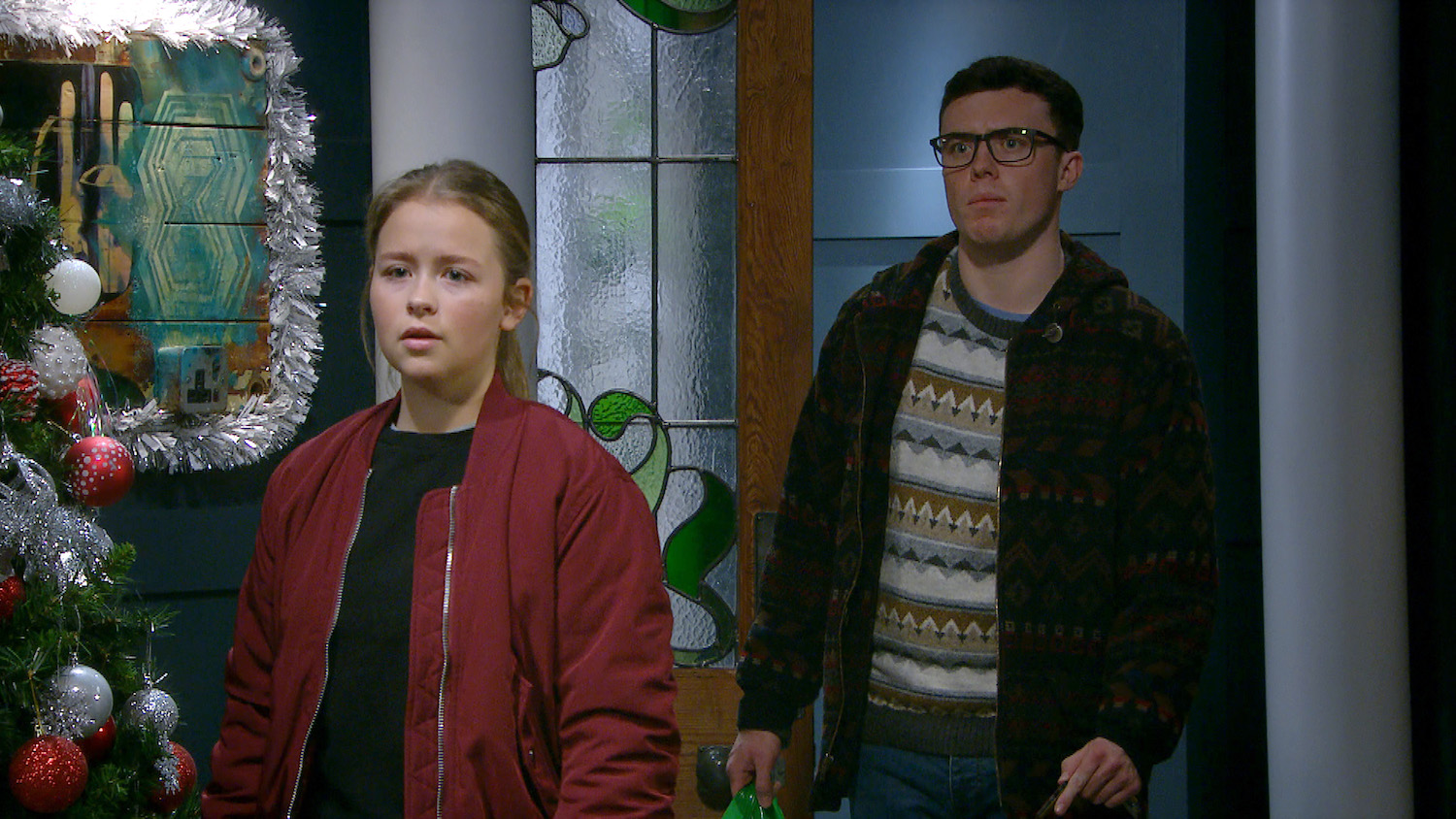 are isobel steele and bradley johnson dating in real life?