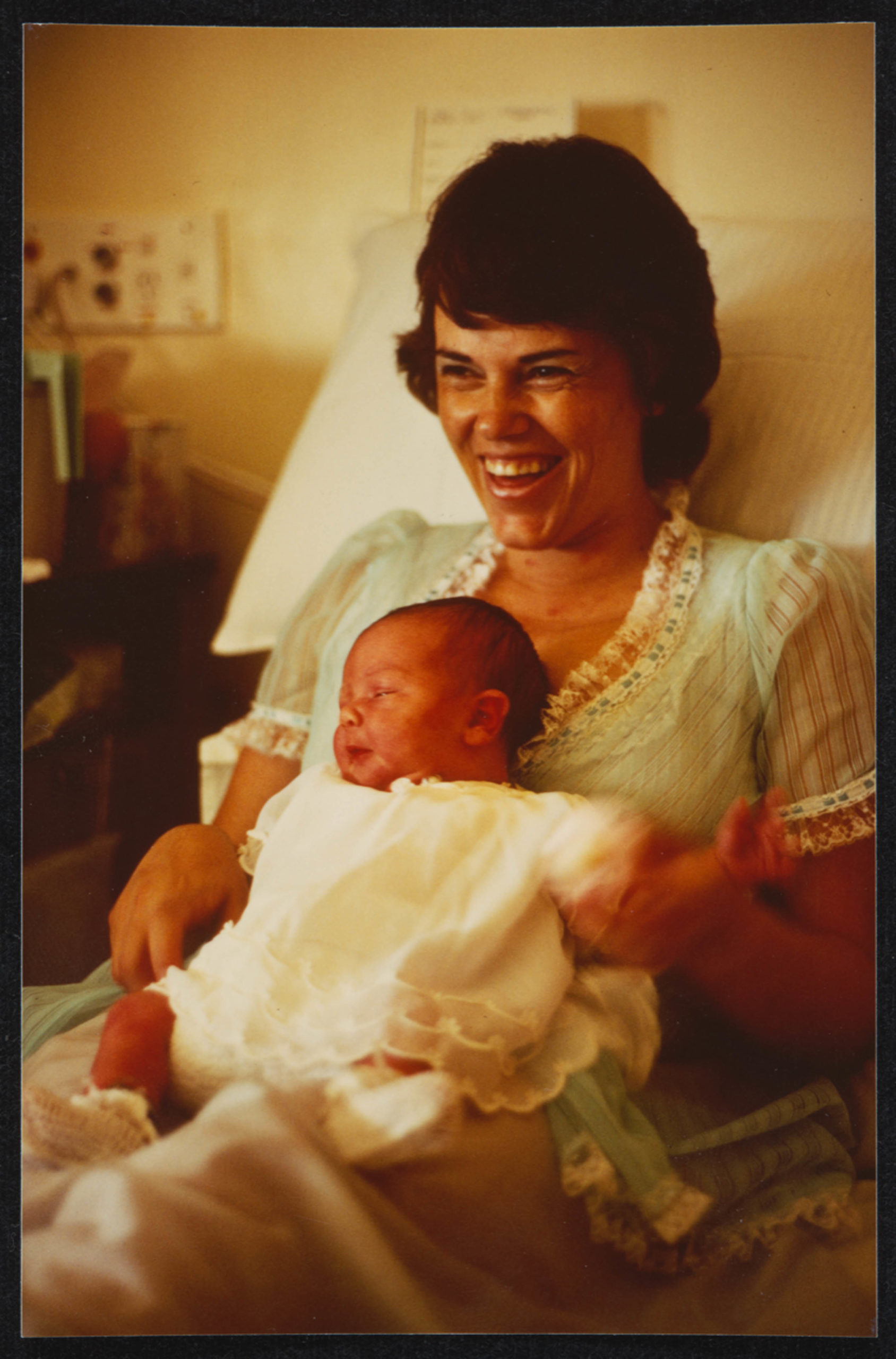 Lindy, pictured here, holding Kahlia in hospital after her prison bail-out (Credit: C5)
