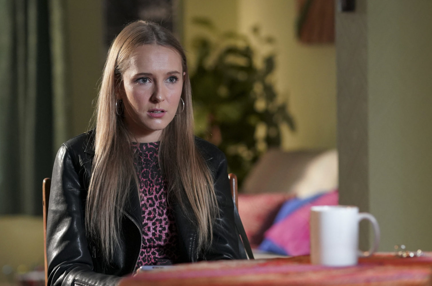 EastEnders: Shirley Carter attacks paedophile Katy Lewis, leaving fans cheering