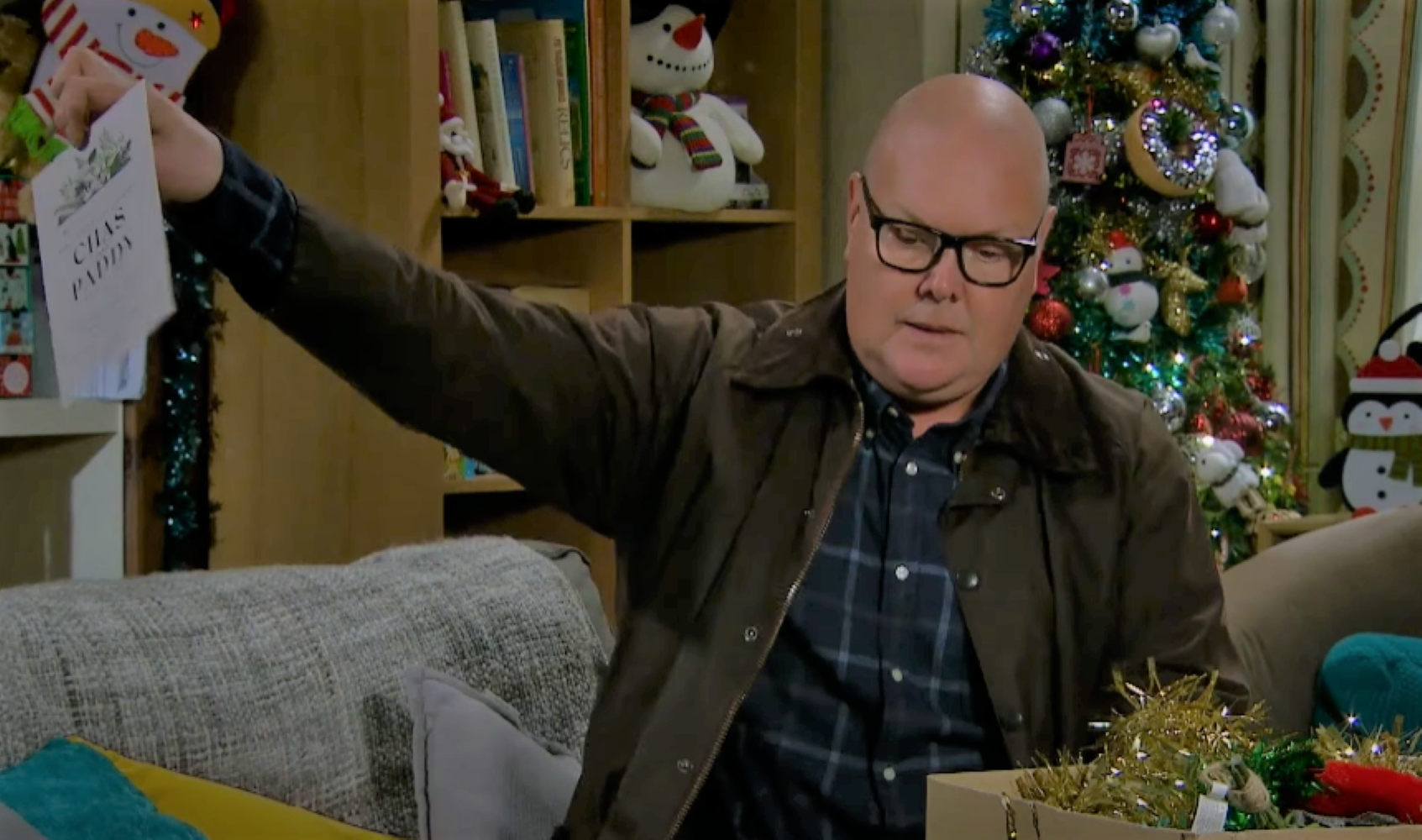 Emmerdale: Viewers in stitches over Marlon and Paddy's wedding invite blunder